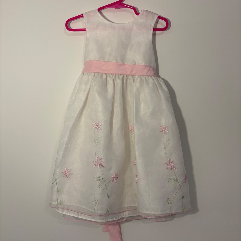 Sophie Rose‎ Girls 4T White Dress w Pink Ribbon and Embedded Flowers